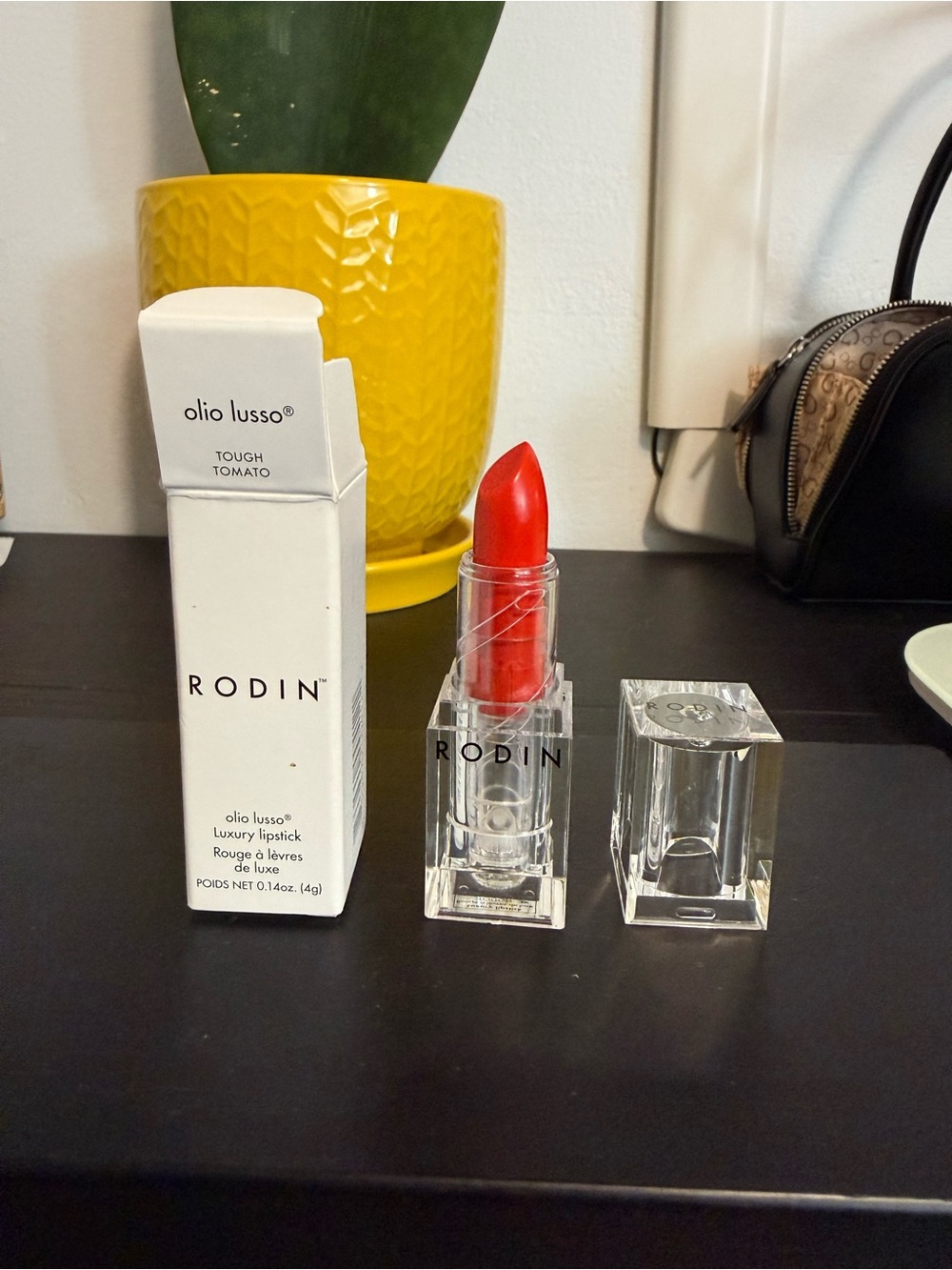 Olio Lusso Luxury Lipstick in Tough Tomato‎ Red